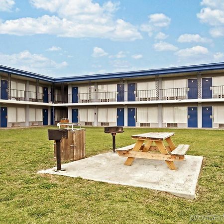 Americas Best Value Inn Garland Dallas Exterior photo